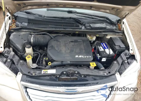 2013 Chrysler Town & Country Touring from USA, damaged, VIN 2C4RC1BG2DR755225